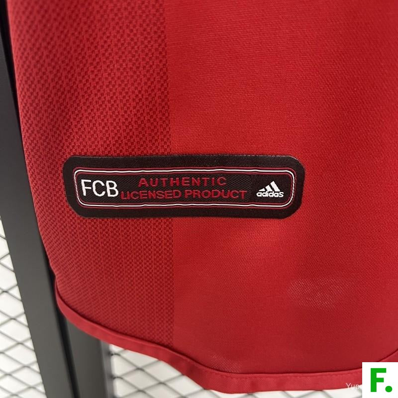 01/02 Bayern Munich Home Retro Jersey - Authentic Vintage Football Shirt