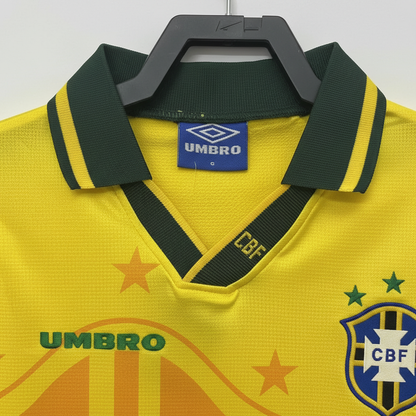 Collar and Umbro Logo Detail