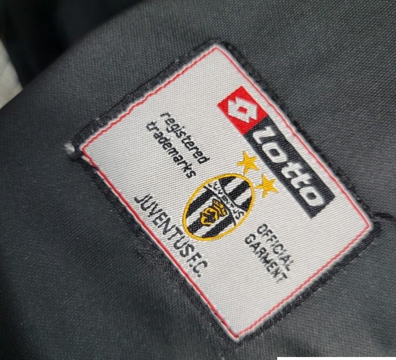 Retro 01-02 Juventus Away Black Jersey